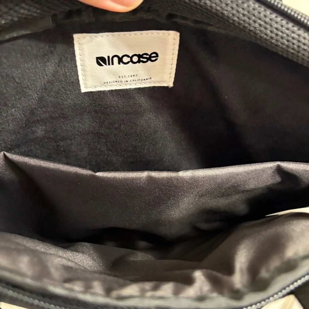 NWOT Incase Charcoal City Brief 13 Inch Laptop Bag